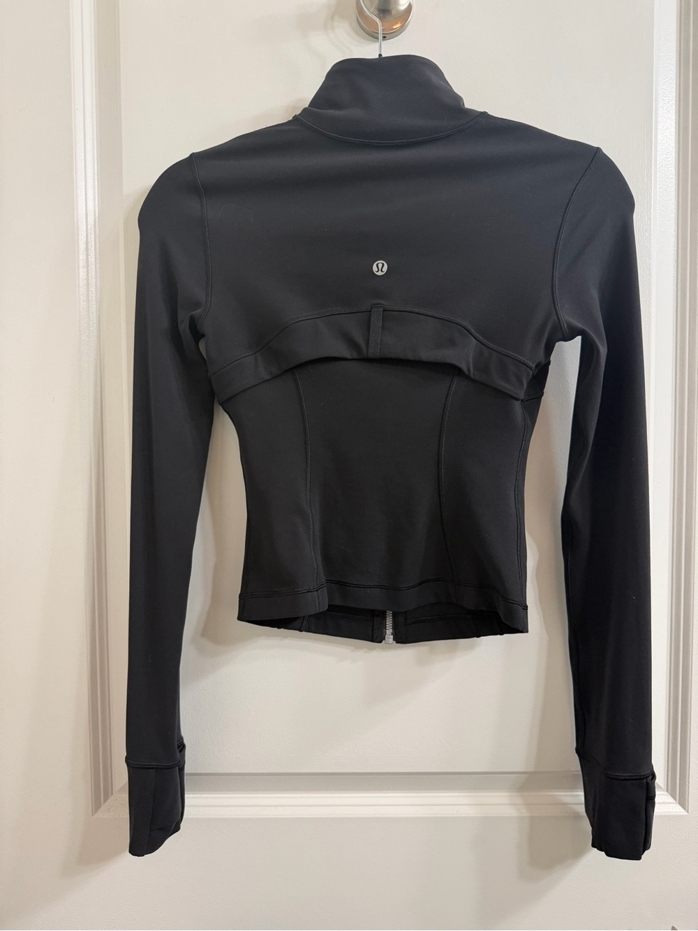 Define Cropped Jacket
Nulu-black and mirror silver Size 2 - Picture 6 of 7